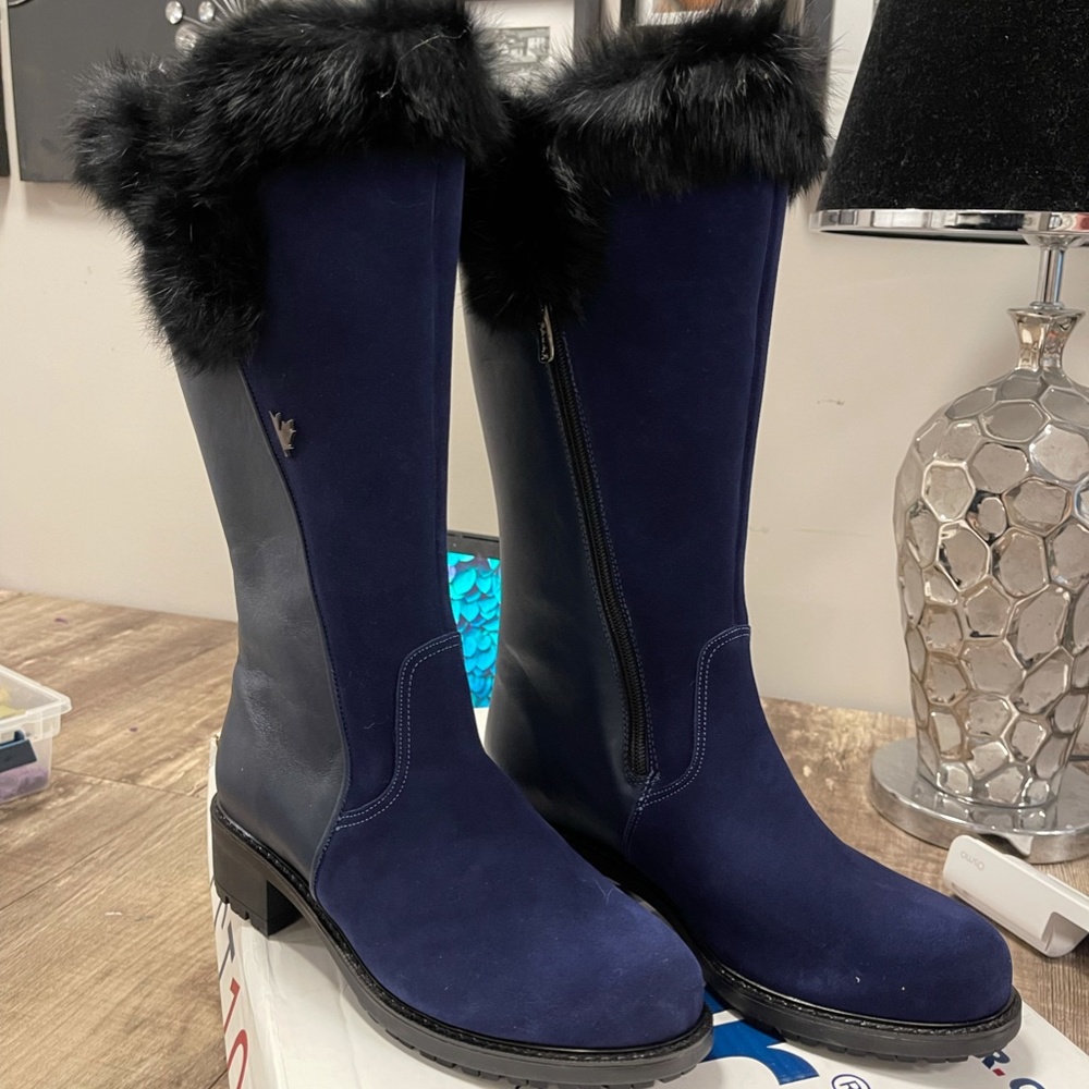 Pajar, leather, suede and shearling boots, size 11, but fit small. True size 9.5 - Picture 14 of 14